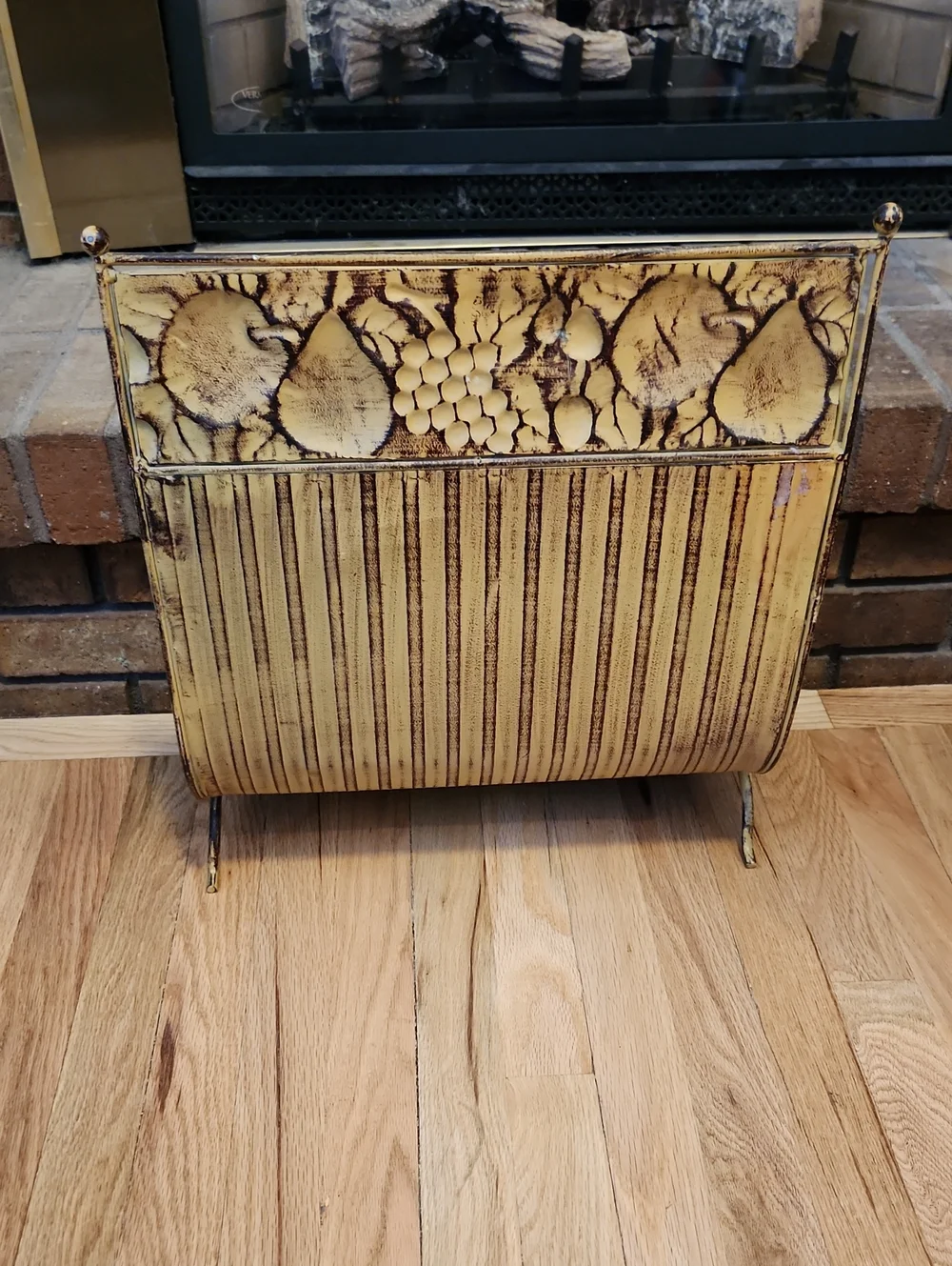 French Farmhouse Cottage Core Style Fruit Themed Metal Magazine Rack Rustic